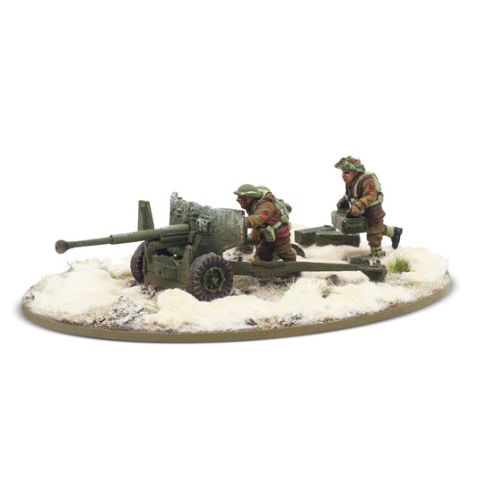 Bolt Action: 6 pdr anti-tank gun with British infantry (winter) crew