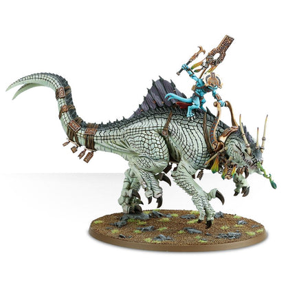 Saurus Oldblood on Carnosaur / Saurus Scar-Veteran on Carnosaur / Skink Oracle on Troglodon